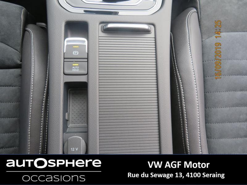 Volkswagen Passat Elegance Business - 25