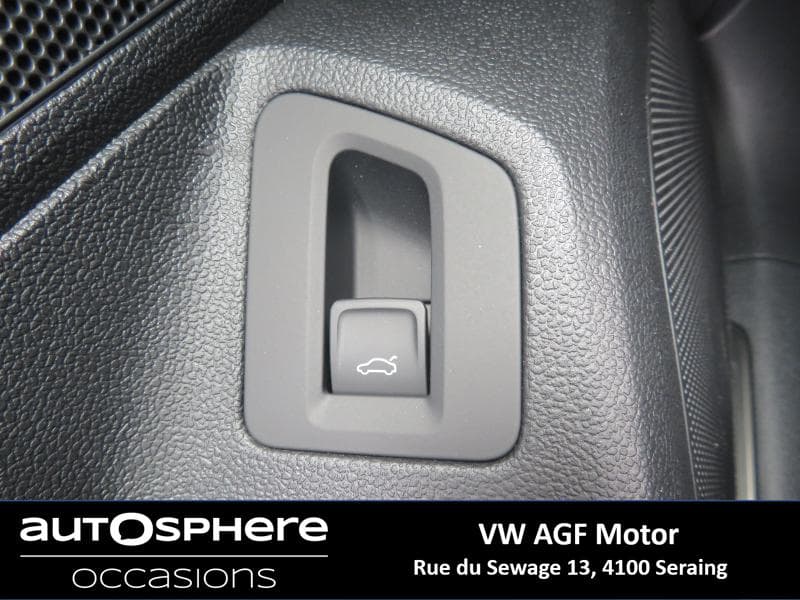 Volkswagen Passat Elegance Business - 33