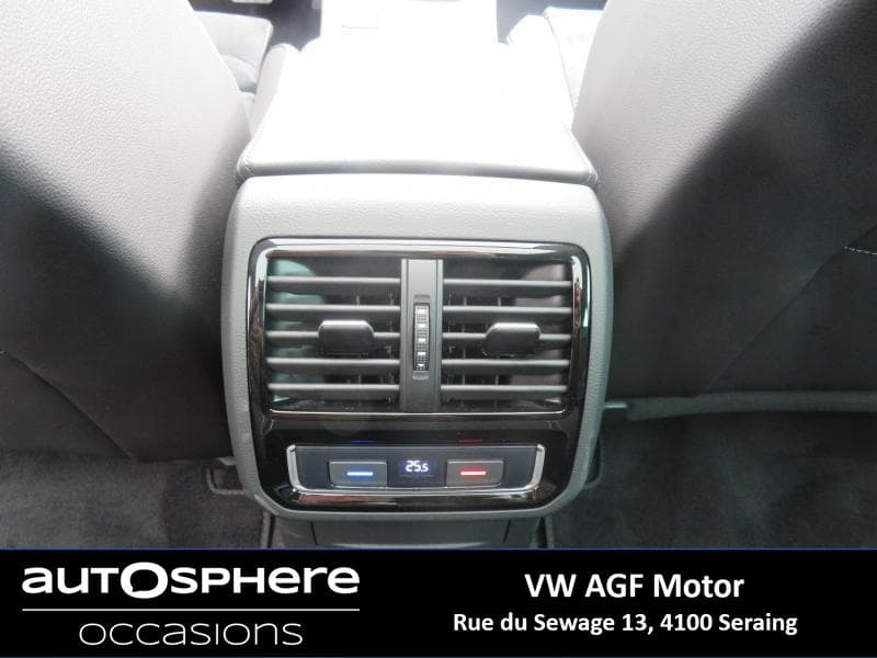 Volkswagen Passat Elegance Business - 19