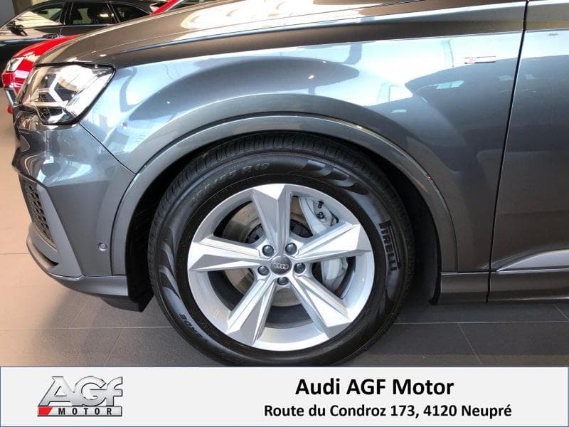 Audi Q7 S-Line - 5