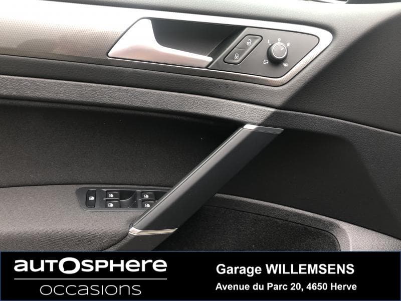 Volkswagen Golf IQ DRIVE - 23