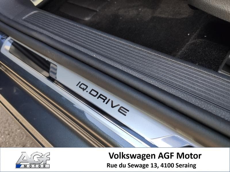 Volkswagen Golf IQ Drive - 28