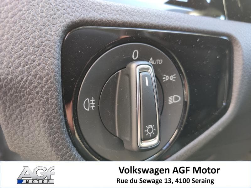 Volkswagen Golf IQ Drive - 17