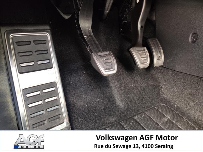 Volkswagen Golf IQ Drive - 26