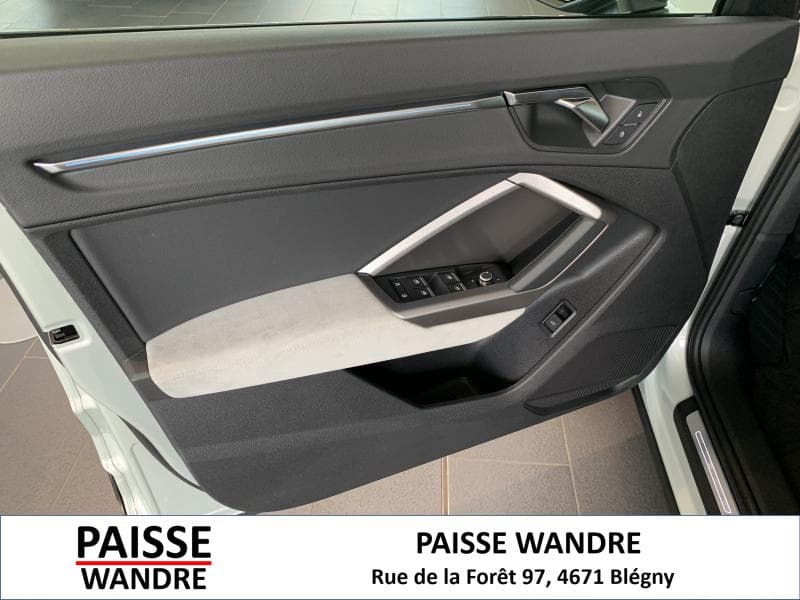 Audi Q3 Sportback - 11