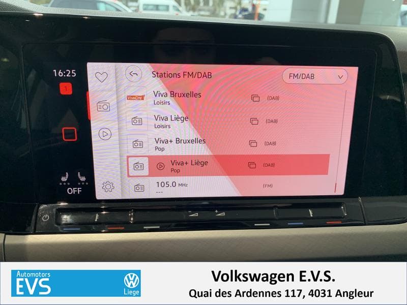 Volkswagen Golf Life 1st Edition - 11