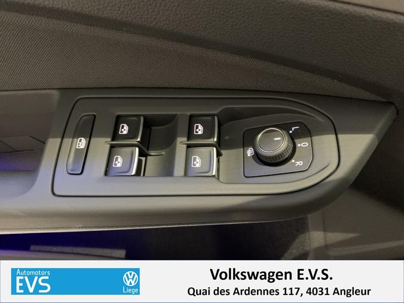 Volkswagen Golf Life 1st Edition - 22