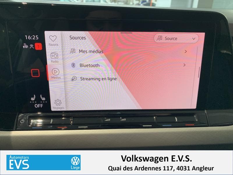 Volkswagen Golf Life 1st Edition - 16