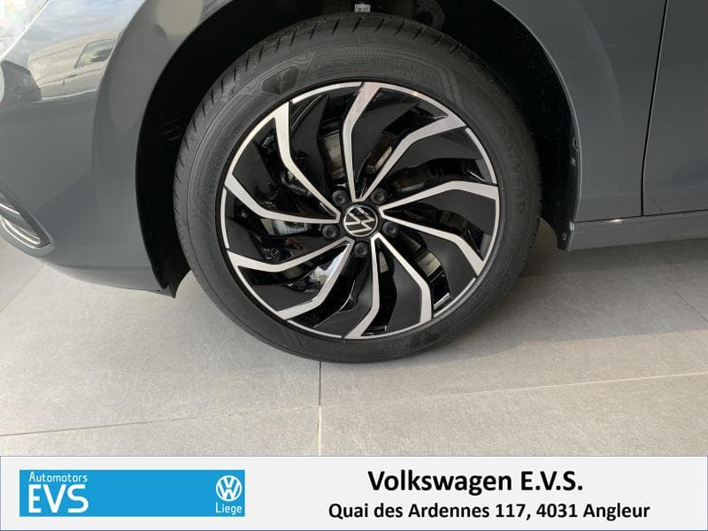 Volkswagen Golf Life 1st Edition - 25