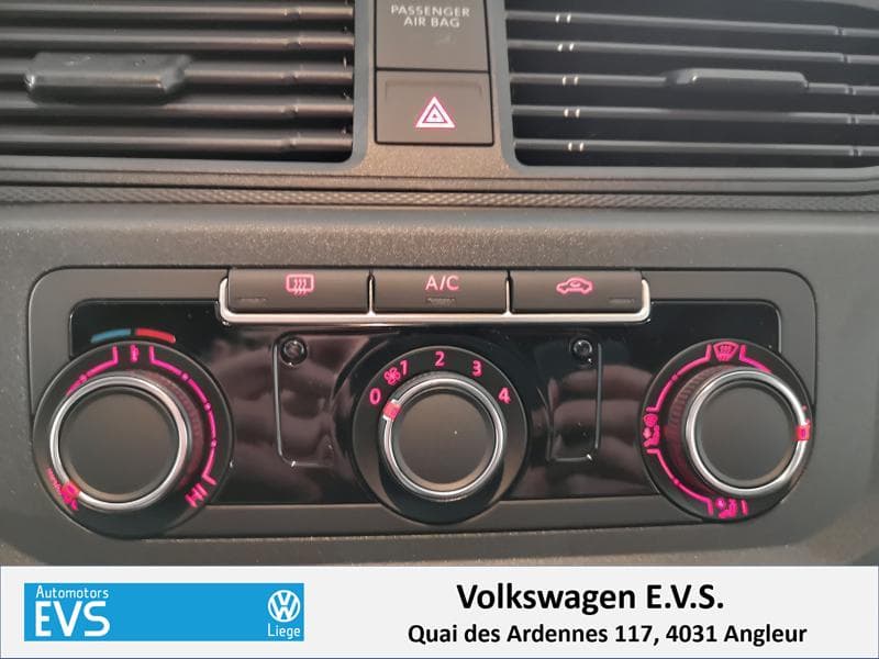 Volkswagen Caddy Fourgon - 17