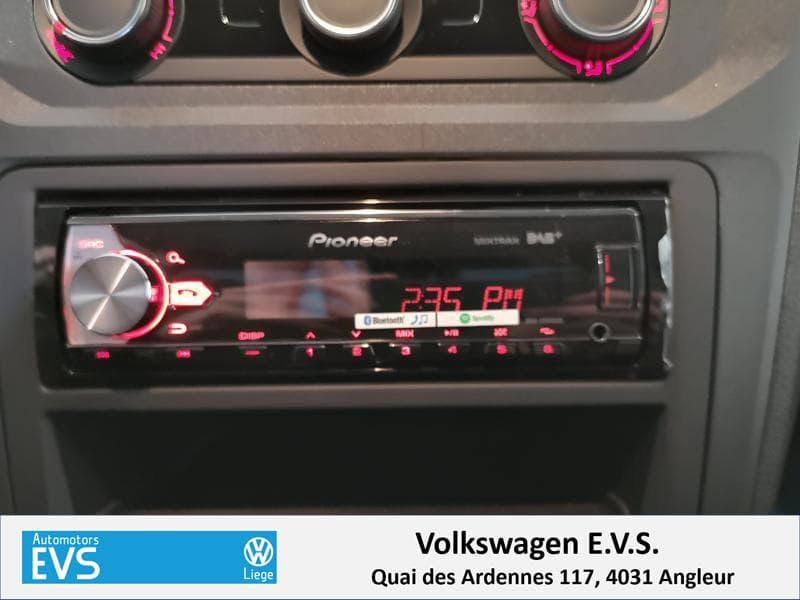Volkswagen Caddy Fourgon - 18