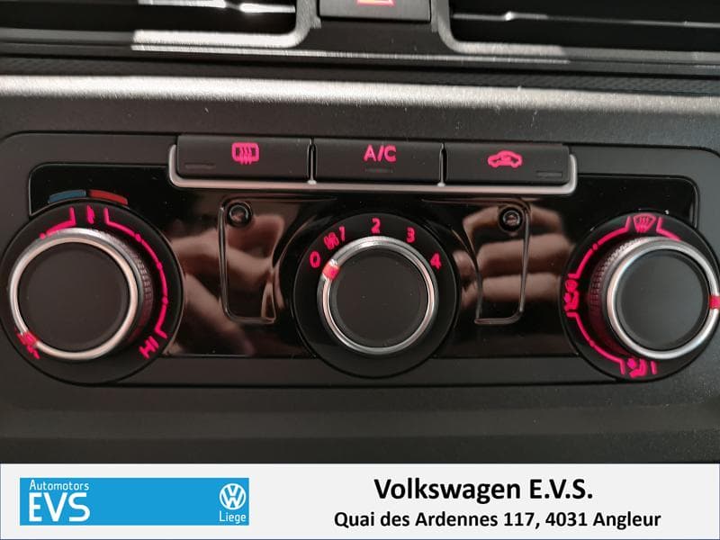 Volkswagen Caddy Fourgon - 19