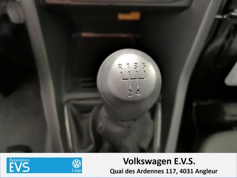 Volkswagen Caddy Fourgon - 22