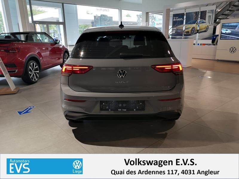 Volkswagen Golf Life - 7