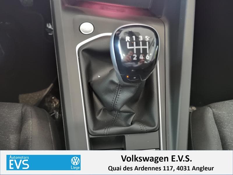 Volkswagen Golf Life - 26