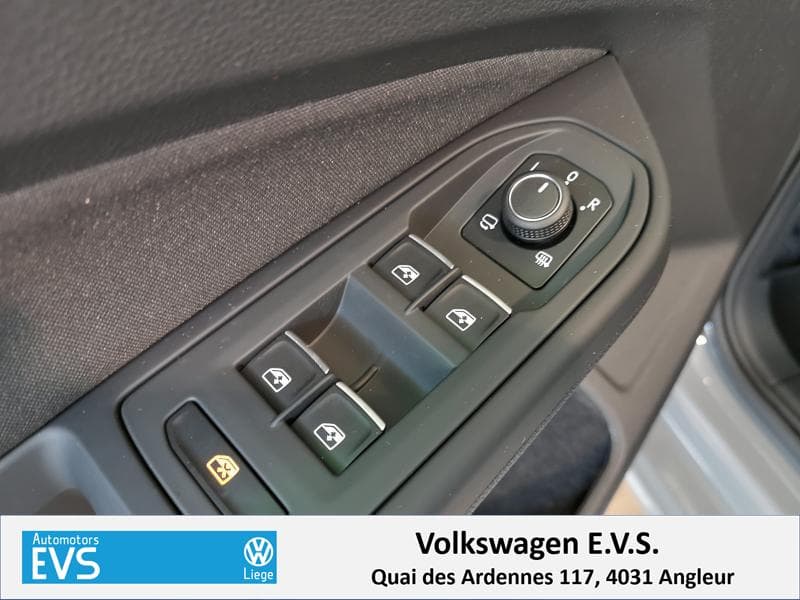 Volkswagen Golf Life - 12