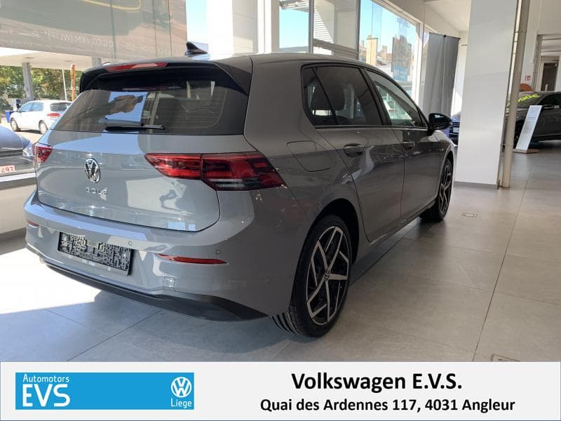 Volkswagen Golf Life - 3