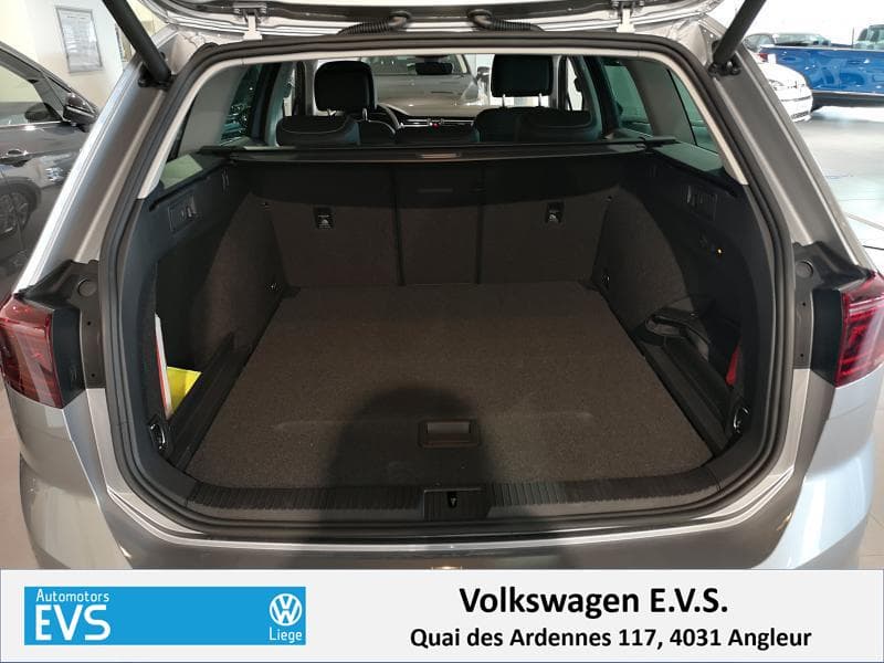 Volkswagen Passat Variant Elegance - 6