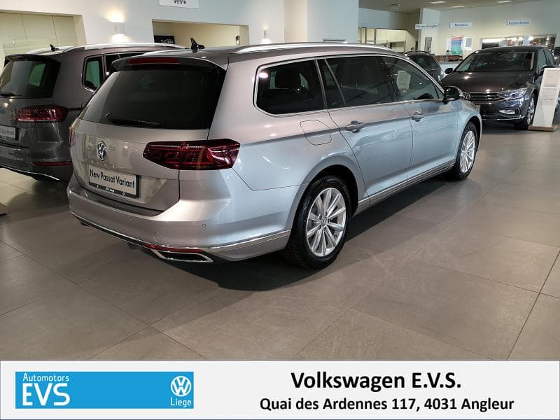 Volkswagen Passat Variant Elegance - 3