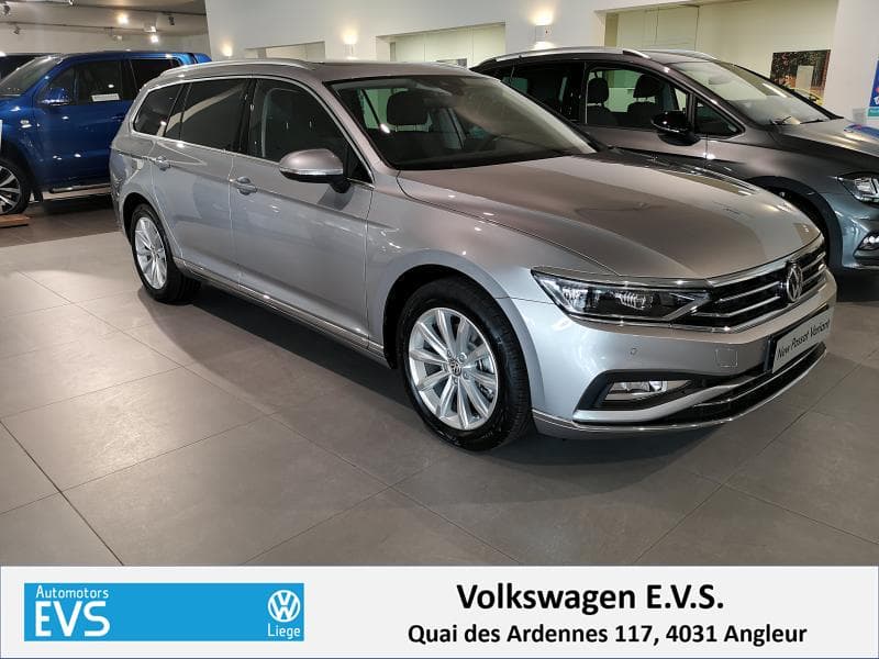 Volkswagen Passat Variant Elegance - 4