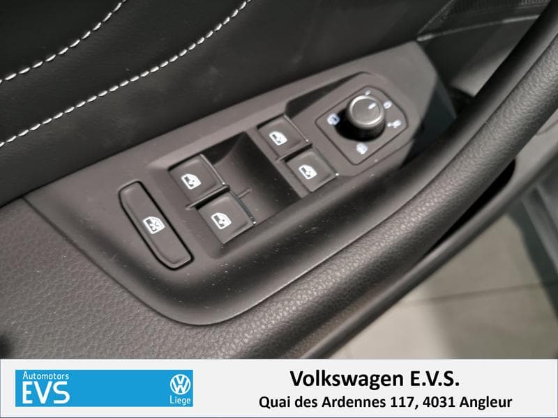 Volkswagen Passat Variant Elegance - 11