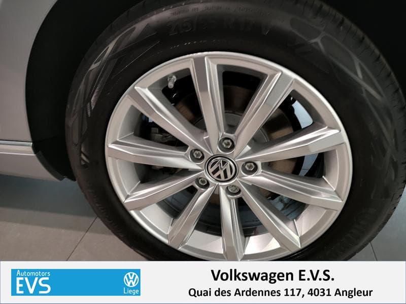 Volkswagen Passat Variant Elegance - 32