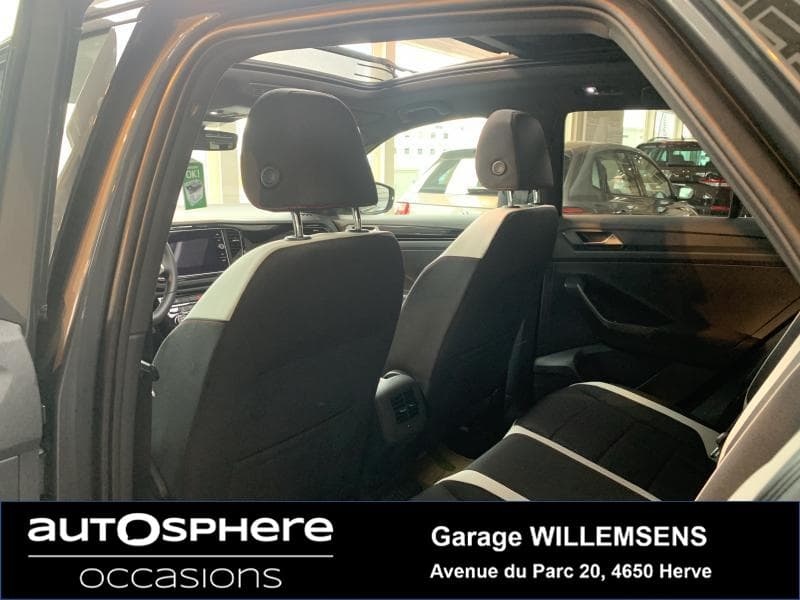 Volkswagen T-Roc SPORT//DSG//PANO - 19