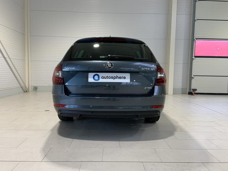 Skoda Octavia Park pilot/CA/BT - 5