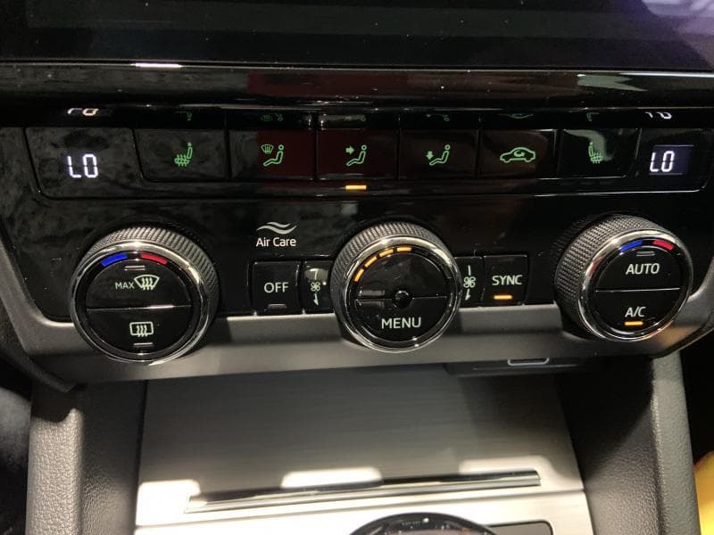 Skoda Octavia Park pilot/CA/BT - 14