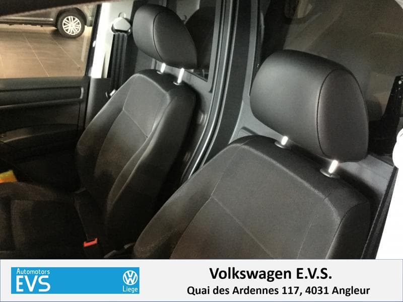 Volkswagen Caddy Fourgon - 9