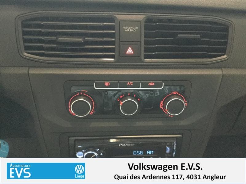Volkswagen Caddy Fourgon - 11