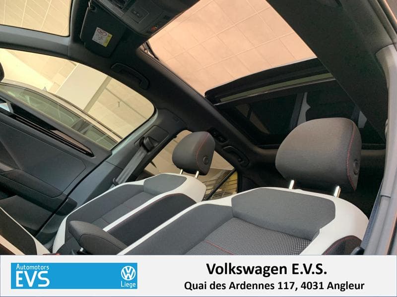 Volkswagen T-Roc Sport - 18