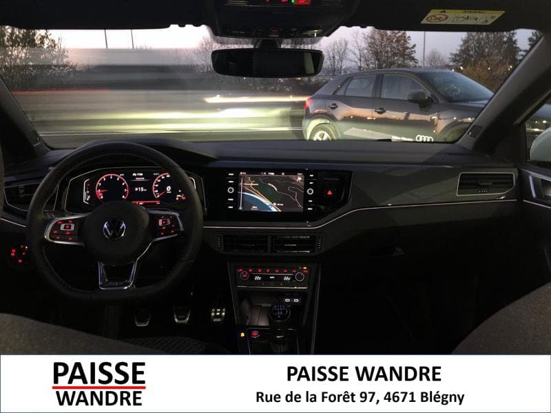 Volkswagen Polo Highline - 12