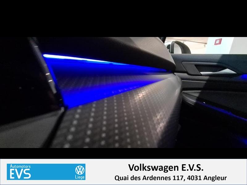 Volkswagen Golf R-Line - en commande - 29