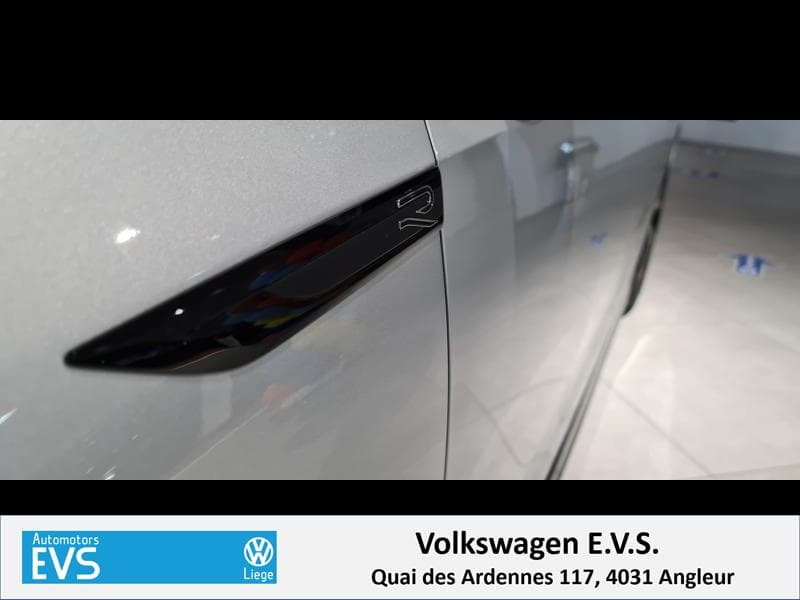 Volkswagen Golf R-Line - en commande - 9