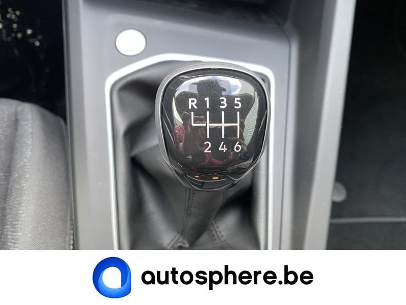 Volkswagen Golf LIFE - 18