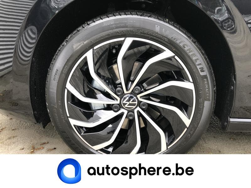 Volkswagen Golf LIFE - 25