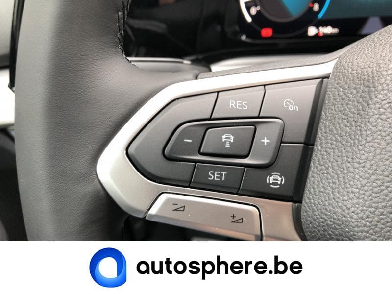 Volkswagen Golf LIFE - 8