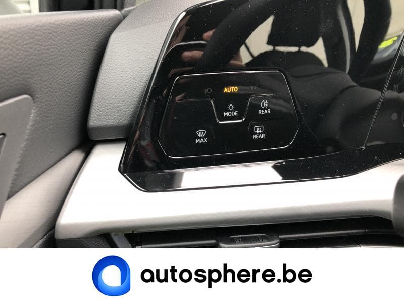 Volkswagen Golf LIFE - 20