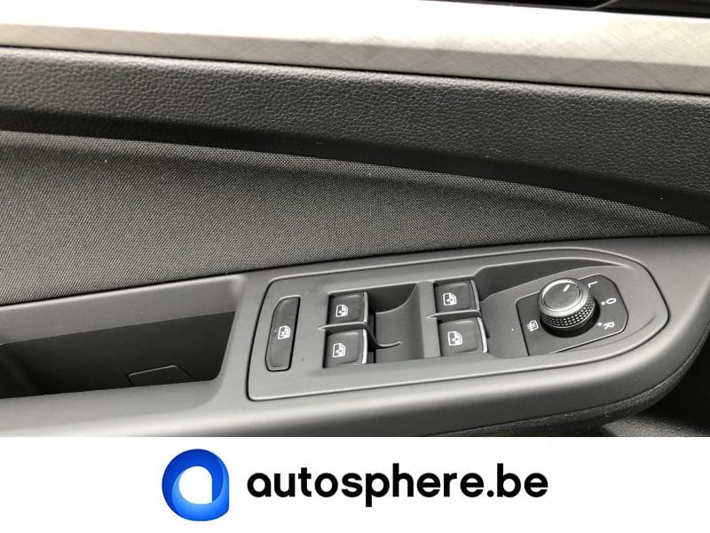 Volkswagen Golf LIFE - 22