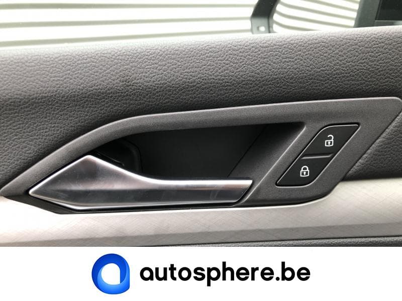 Volkswagen Golf LIFE - 21