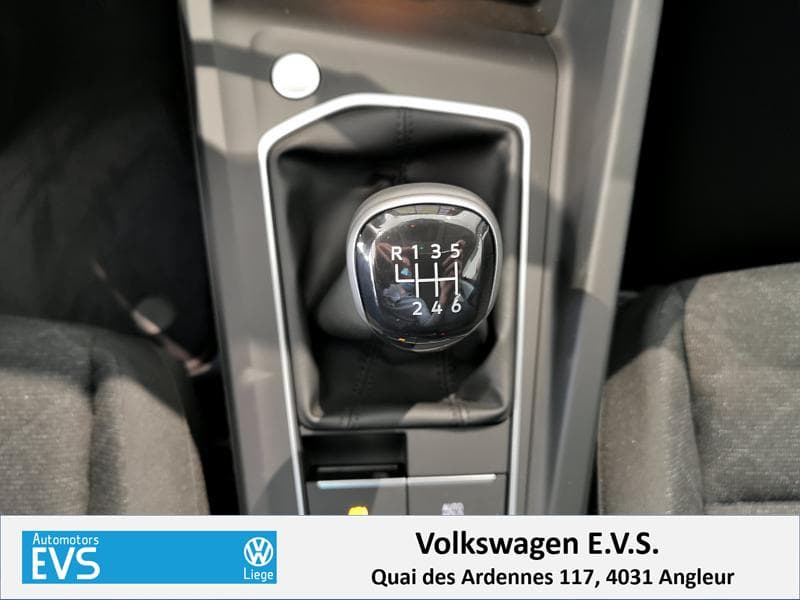 Volkswagen Golf Life - 27