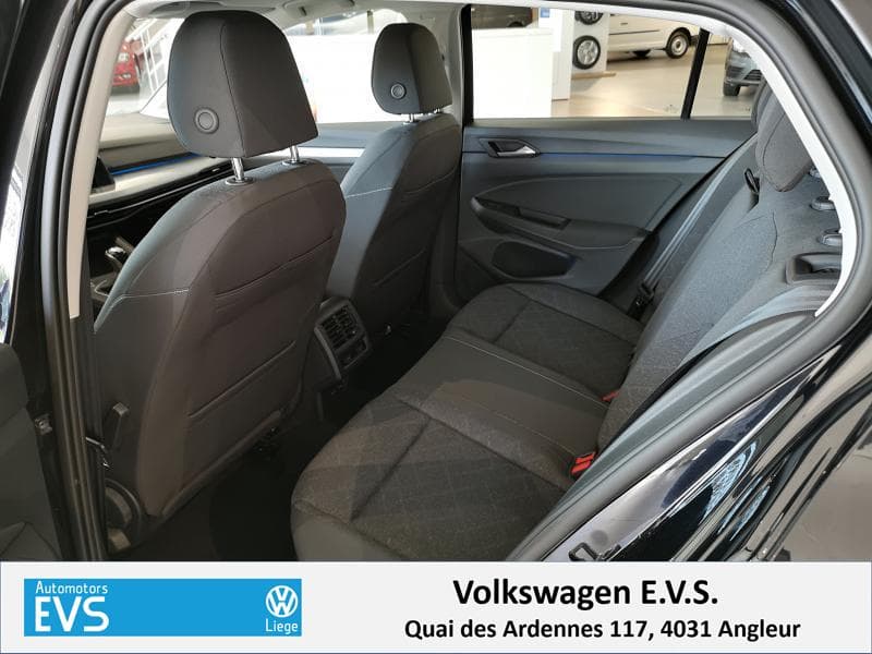 Volkswagen Golf Life - 10