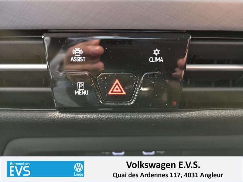 Volkswagen Golf Life - 25