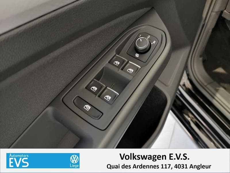 Volkswagen Golf Life - 11