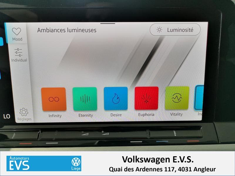 Volkswagen Golf Life - 20