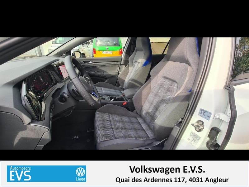 Volkswagen Golf GTE - 12