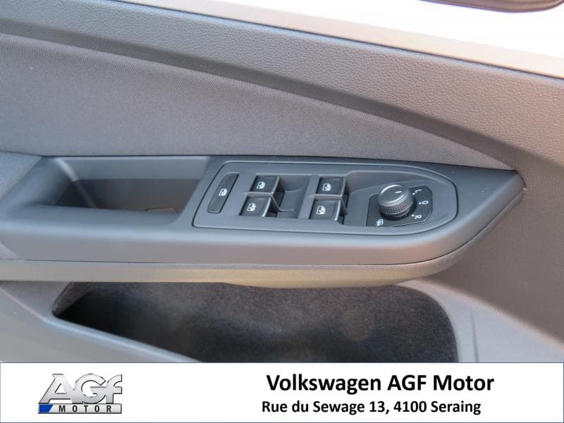 Volkswagen Golf Life - 38
