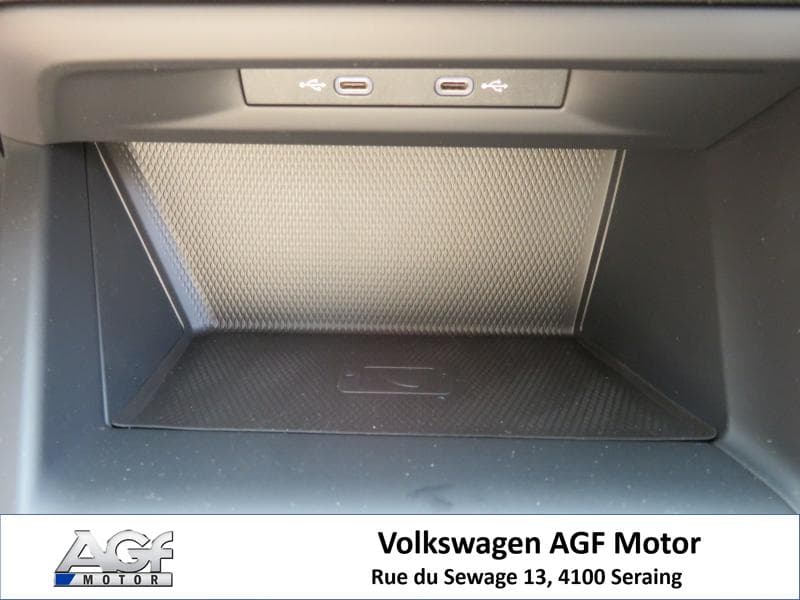 Volkswagen Golf Life - 26
