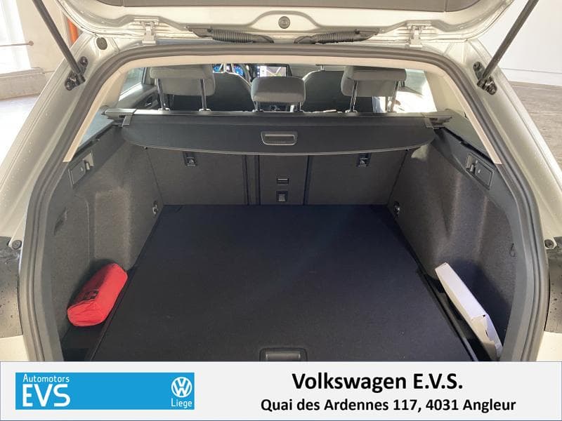 Volkswagen Golf Variant Life - 10